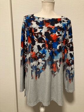 Women's Gray Floral Brushstroke Long-Sleeve Top